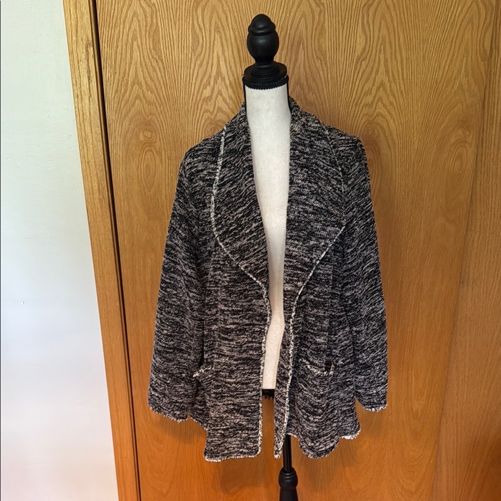 Max Studio Black and White Textured Blazer